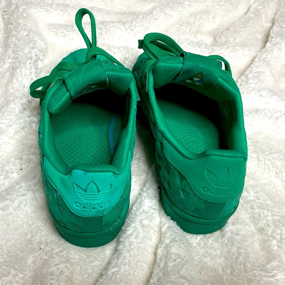 Reflective bright green Adidas Superstars - Picture 7 of 9